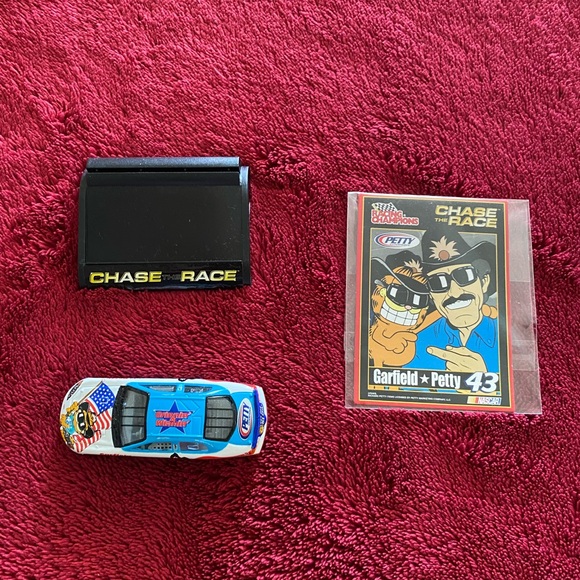 #43 Garfield Petty Grinnin & Winnin 1/64 Racing Champions 2002 - Picture 2 of 4